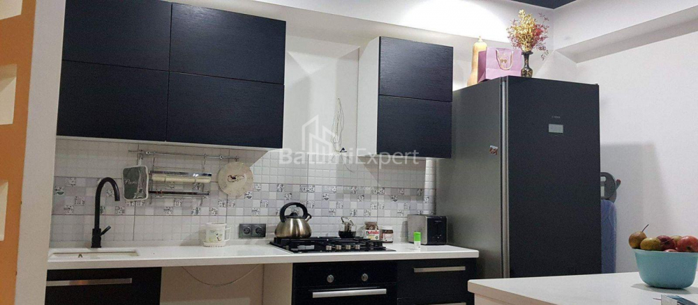 Mieszkanie 77 m² - króla Parnawaza, Batumi, Gruzja