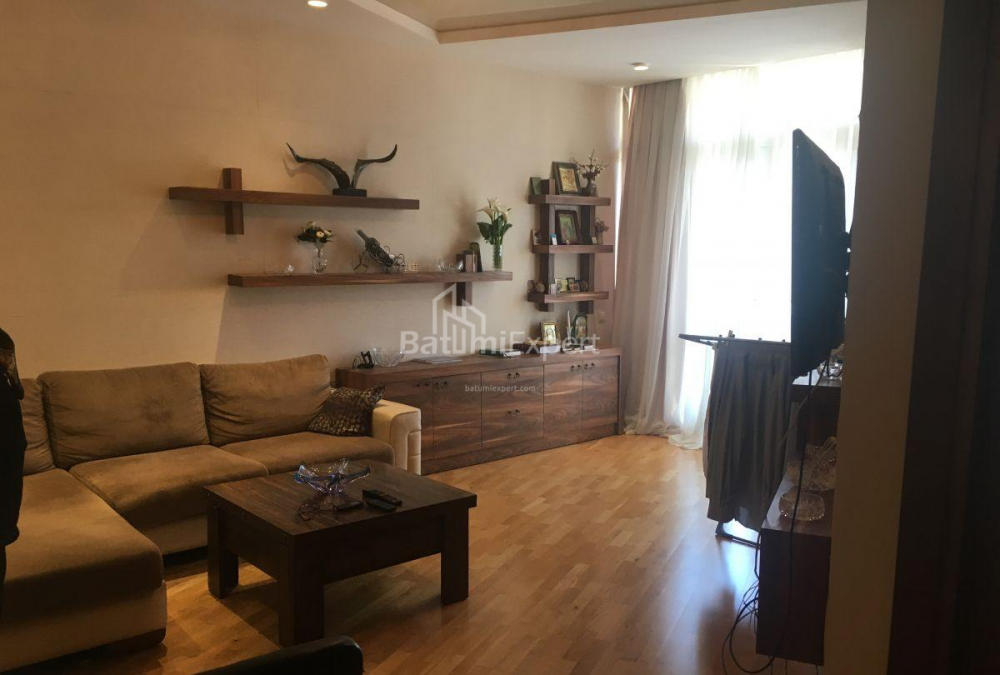 Mieszkanie 75 m² - Wachtang Gorgasali, Batumi, Gruzja