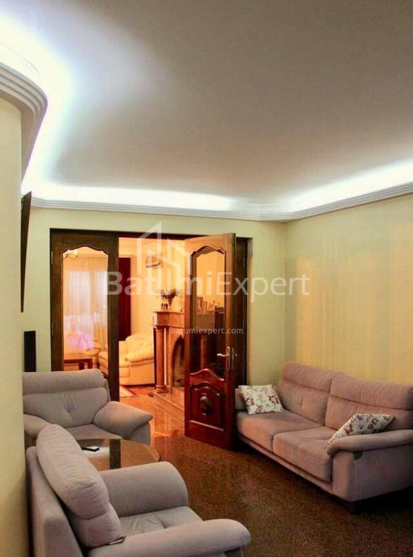 Mieszkanie 140 m² - króla Parnawaza, Batumi, Gruzja