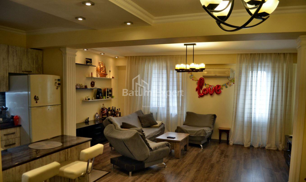 Mieszkanie 80 m² - Rustawelego, Batumi, Gruzja