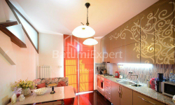 Mieszkanie 4-комн 93 m² - Wachtang Gorgasali, Batumi