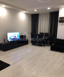 Mieszkanie 2-комн 90 m² - Wachtang Gorgasali, Batumi