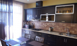 Mieszkanie 3-комн 84 m² - Ilja Czawczawadze, Batumi