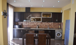 Mieszkanie 3-комн 84 m² - Ilja Czawczawadze, Batumi