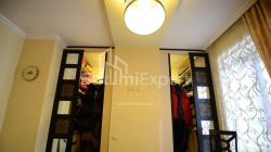 Mieszkanie 4-комн 93 m² - Wachtang Gorgasali, Batumi