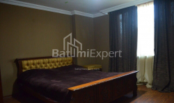 Mieszkanie 4-комн 119 m² - Ilja Czawczawadze, Batumi