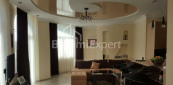 Mieszkanie 4-комн 133 m² - Ilja Czawczawadze, Batumi