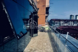 Mieszkanie 3-комн 124 m² - Wachtang Gorgasali, Batumi